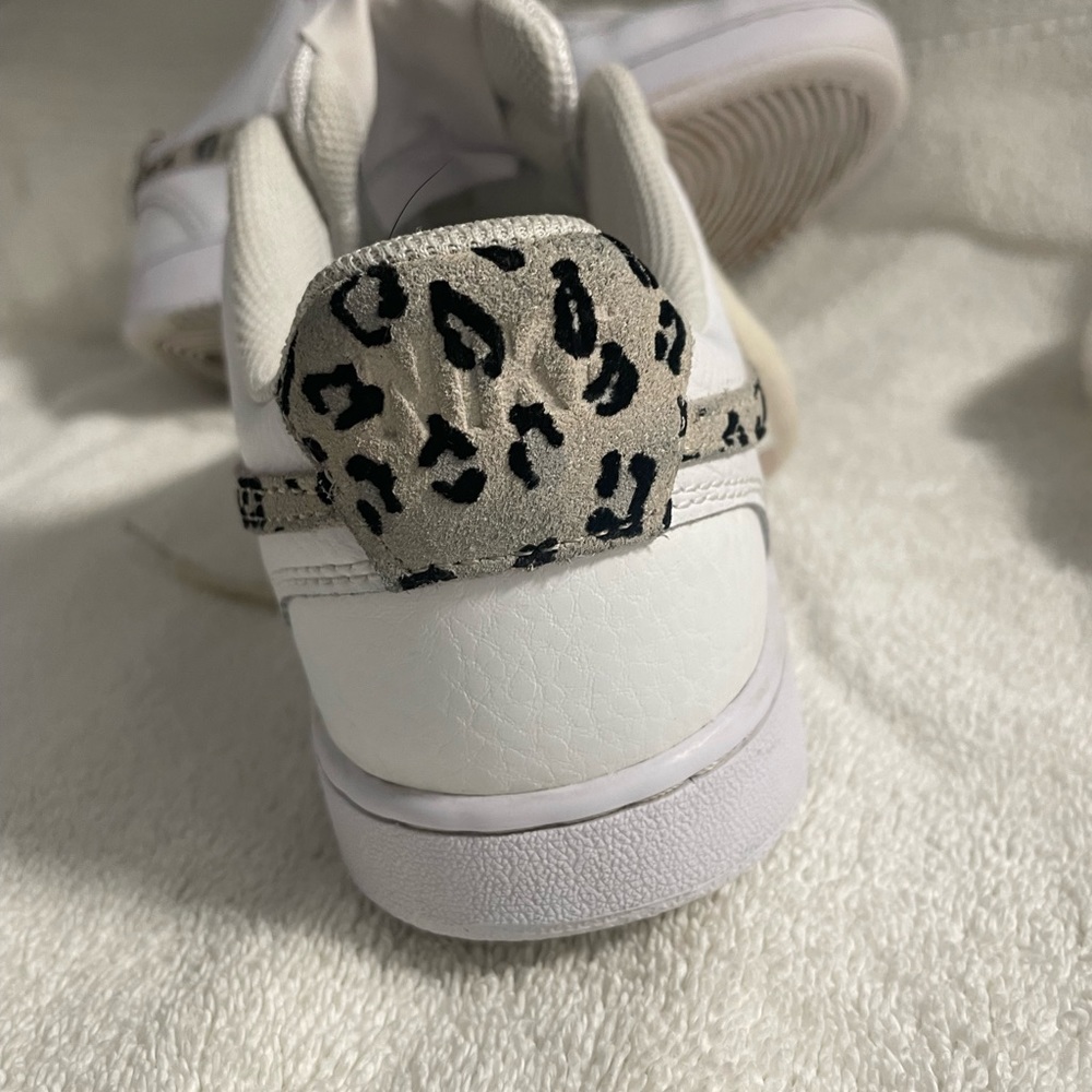 Women’s nikes